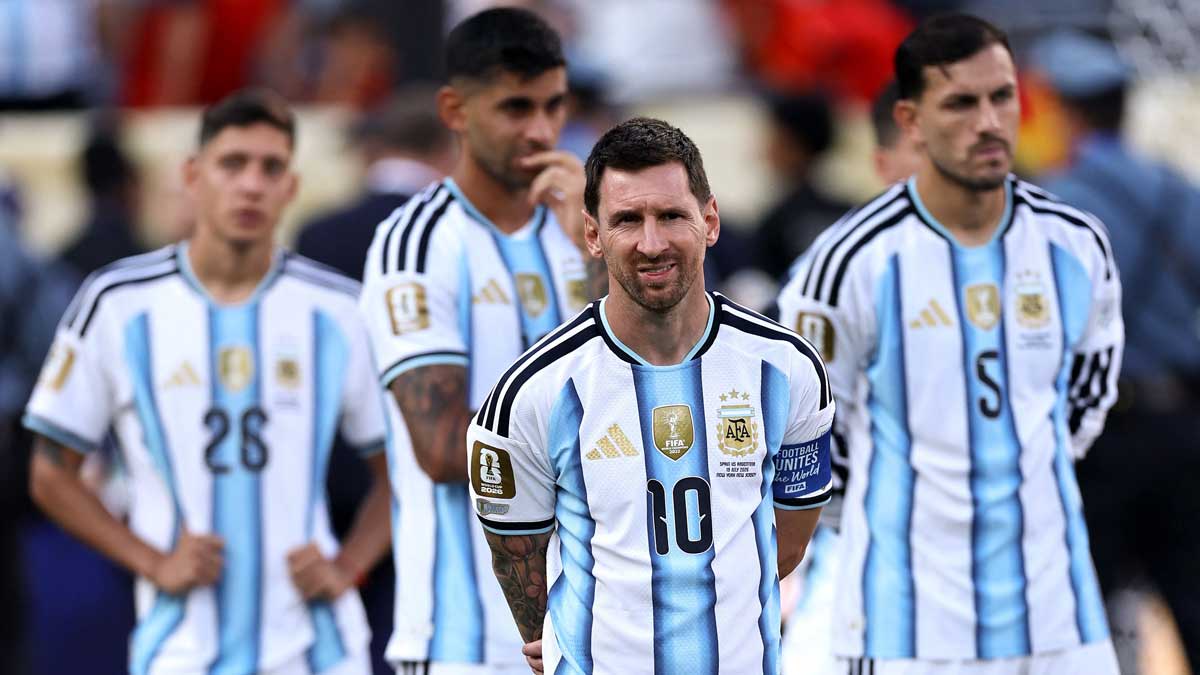 Lionel Messi of Argentina stands dejected after the team's 0-1 defeat in the FIFA World Cup 2026 final against Spain at New York New Jersey Stadium | AFP