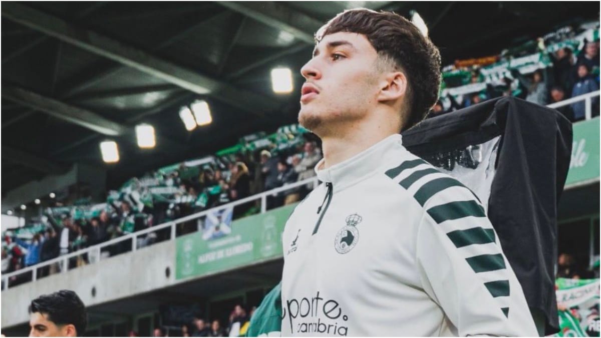 Racing Santander full-back Jorge Salinas | X