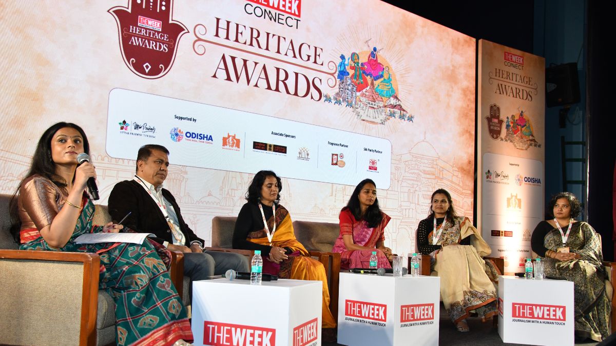 Shubhangi Shah of THE WEEK holds a pannel discussion with Kishan Singh Ghughtyal, HoD & Joint Director (MP&SI), National Jute Board, Union Ministry of Textiles; Padmarani Seela, Chief Marketing and Communication Officer, Andhra Pradesh Tourism Authority; Padmini Singla, Joint Secretary, Union Ministry of Textiles; Shikha Ajmera of Shikha Karigari; and Risha Roy, Associate Professor and Lead, Sustainable Fashion and Textile Design, Anant National University | Sanjay Ahlawat