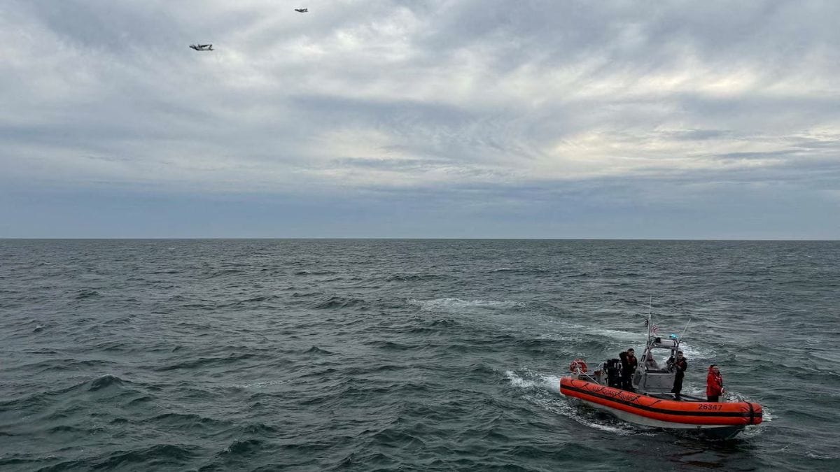 US-coast-guard-missing-plane-massachusetts - 1