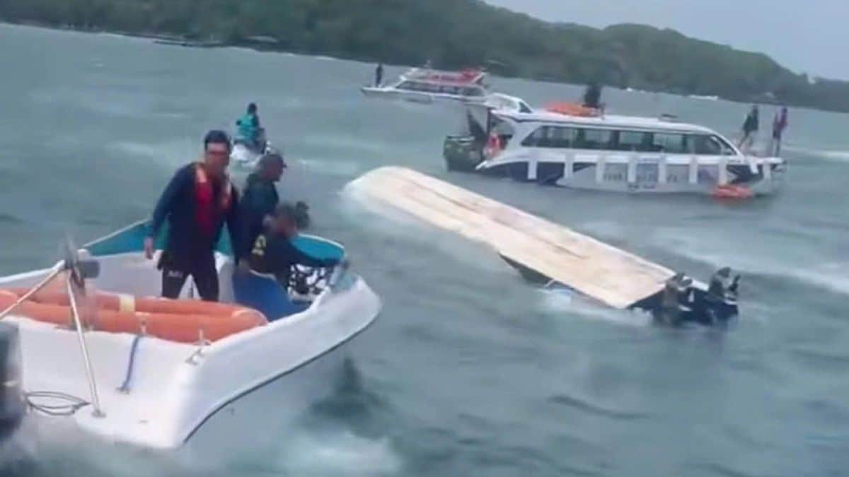 vietnam-speed-boat-capsize - 1