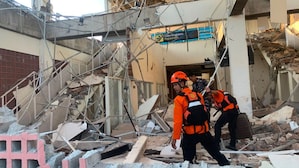 Indonesia earthquake: 7.7 magnitude quake collapses buildings, leaving at least 5 dead | VIDEO