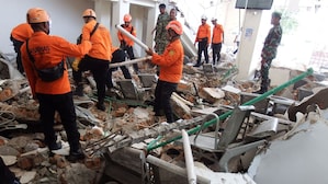 Why is Indonesia prone to earthquakes? Second quake of 6.4 magnitude hits archipelago hours after 7.7-strong tremor