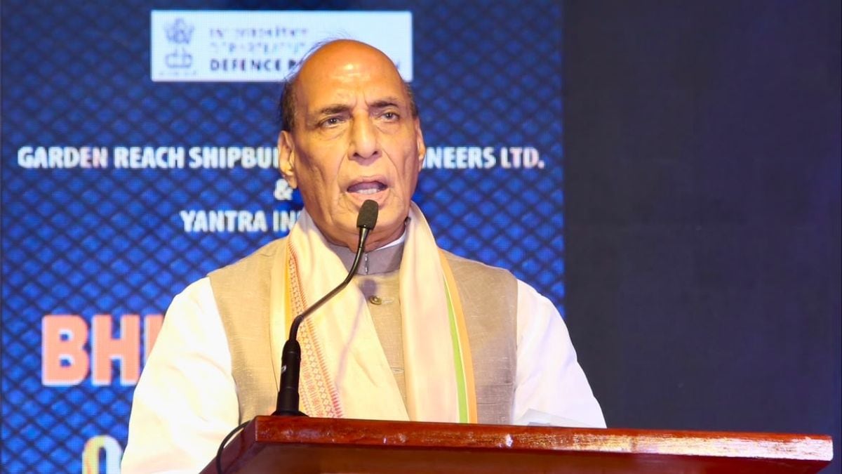 Union Defence Minister Rajnath Singh speaks at the Bhumi Pujan ceremony for GRSE and YIL expansion projects in Kolkata on Aug 23 | Ministry of Defence