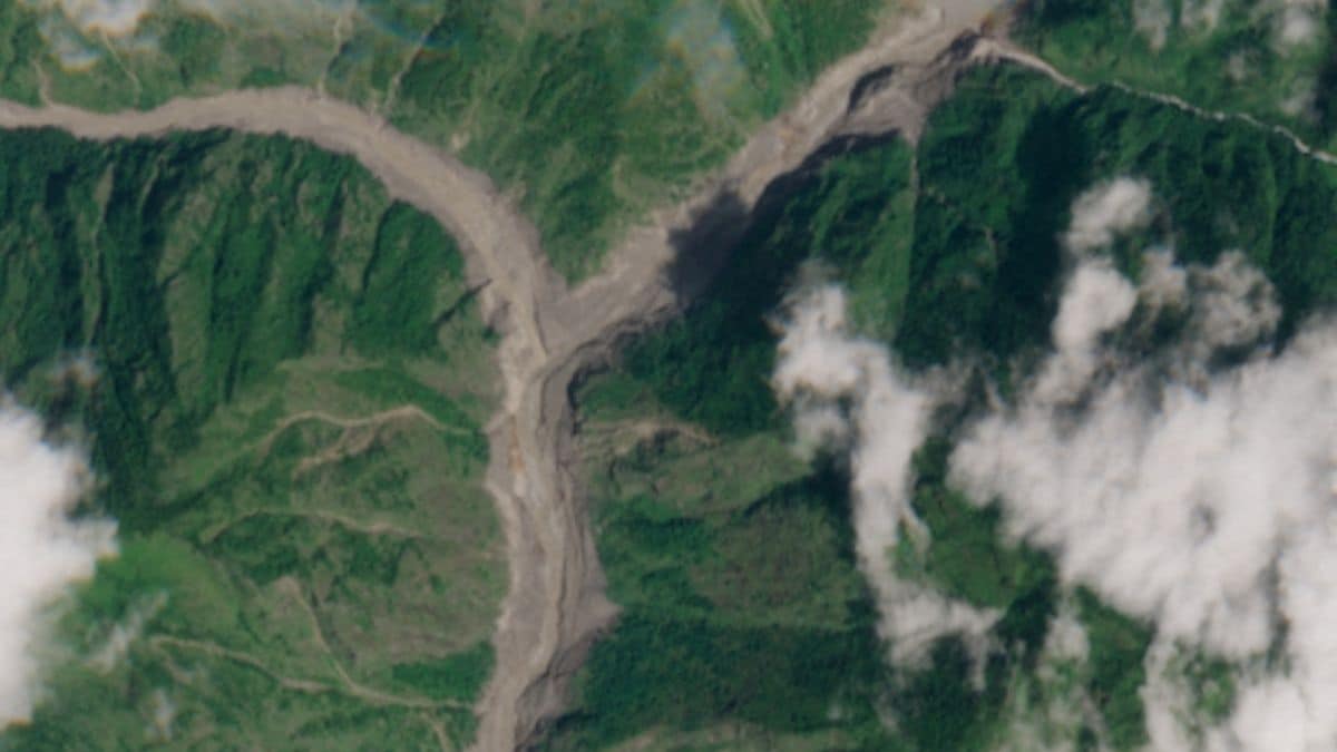nepal-tibet-border-crossing-flood - 1