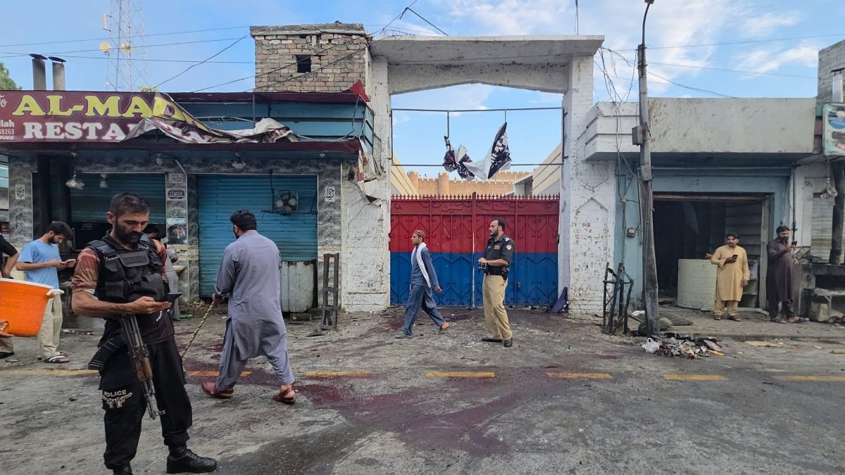 site-of-blast-at-khyber-pakhtunkhwa-pakistan-suicide-bomber - 1