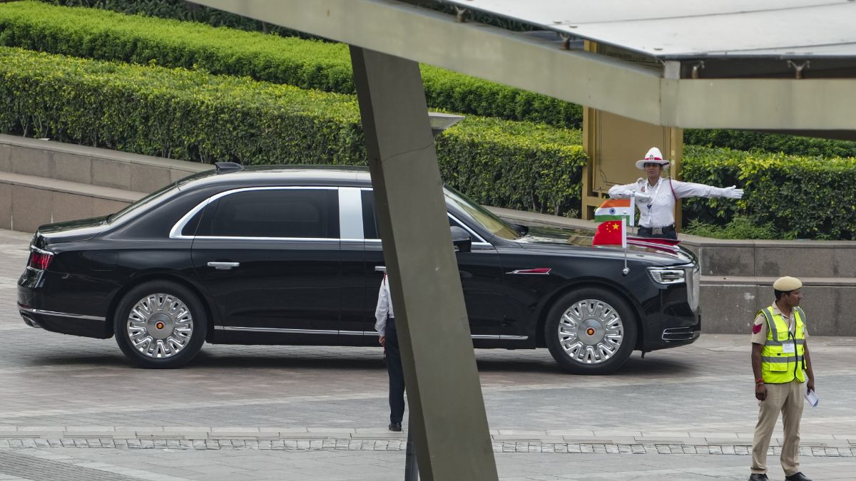 jinping-convoy - 1