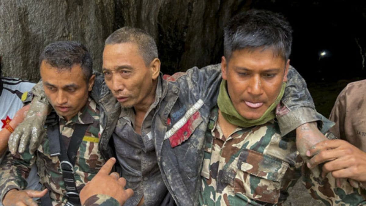nepal-floods-rescue-chinese-national - 1
