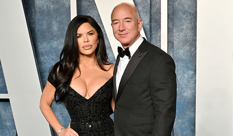 73-Jeff-Bezos-and-Lauren-Sanchez