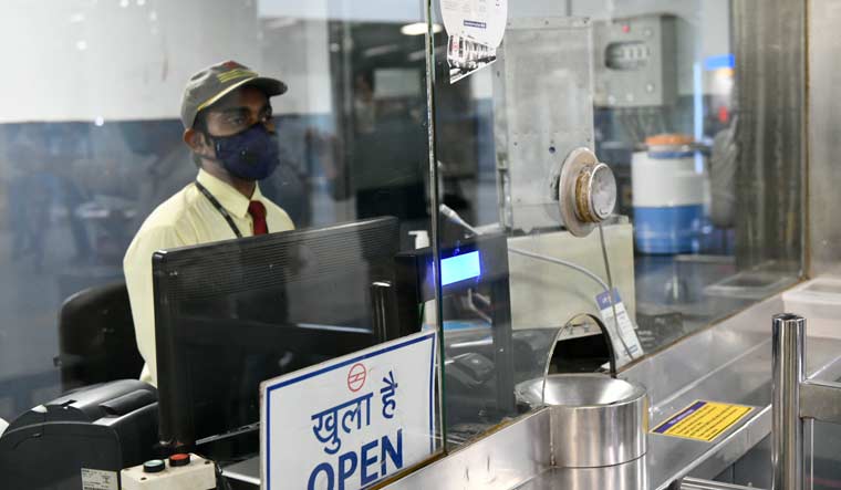 Delhi-Metro-open-sign-reopen-Unlock-Sanjay