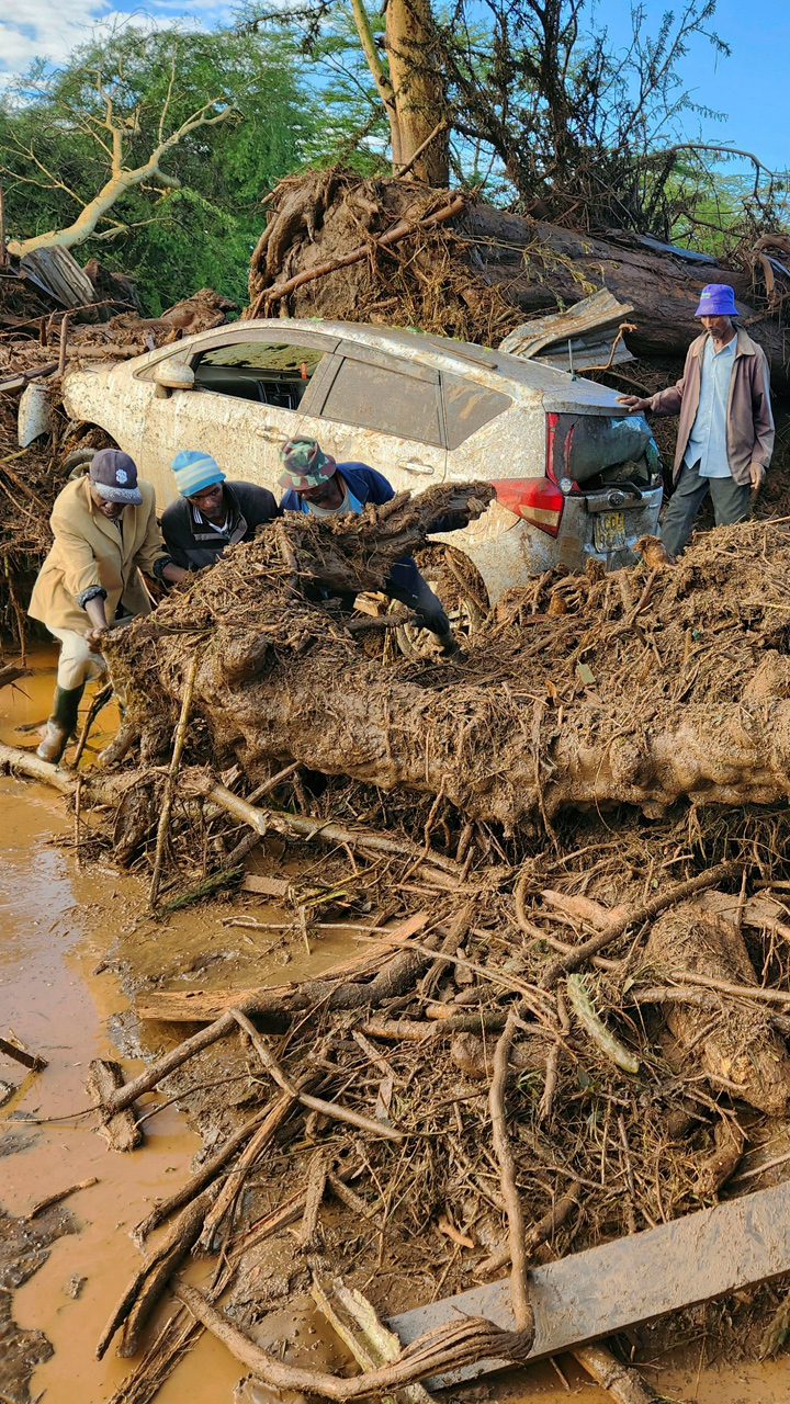 IN PICS| Torrential rain: Dozens dead as dam collapses in Kenya 