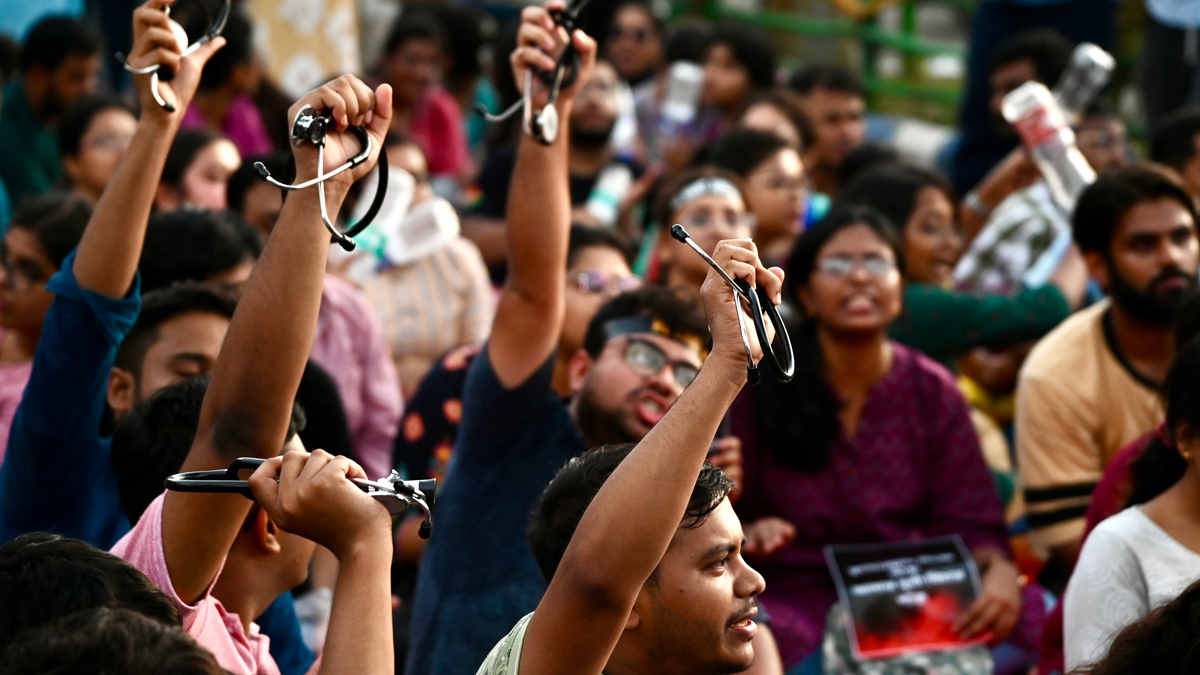 Junior doctors protest in Kolkata over the rape and murder of a trainee doctor at RG Kar medical college hospital | Salil Bera