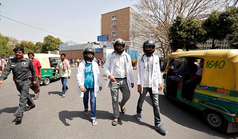 AIIMS Resident Doctors On Strike After Colleague Slapped By Senior ...