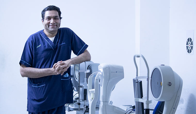 35-Dr-Rohit-Shetty