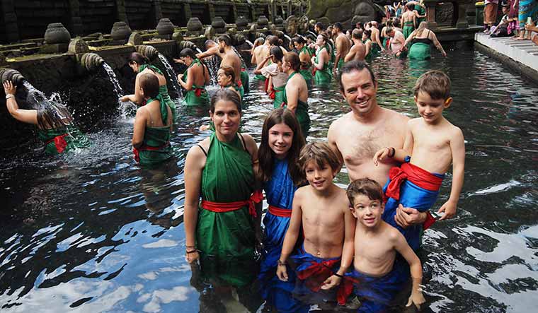 33-Pura-Tirta-Empul-temple-in-Bali