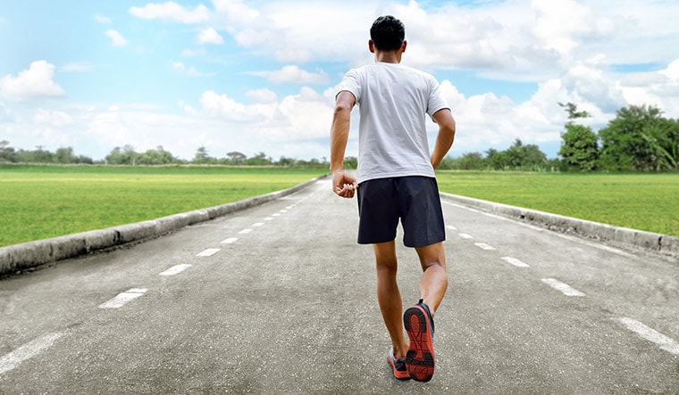 8-walk-faster-to-live-longer
