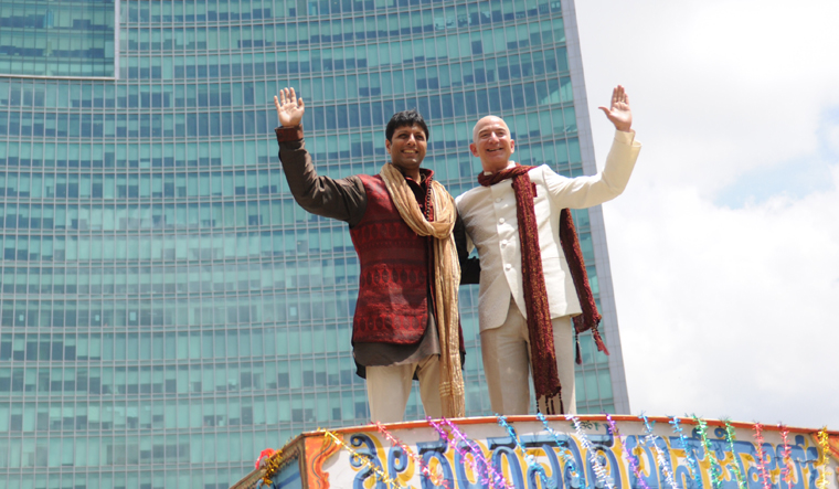 In good company: Agarwal with Amazon founder Jeff Bezos when he visited India in 2014 | Bhanu Prakash Chandra 