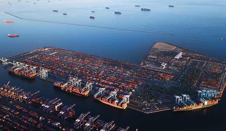 US-LOGJAM-OF-CONTAINER-SHIPS-CLOG-SOUTHERN-CALIFORNIA-PORTS