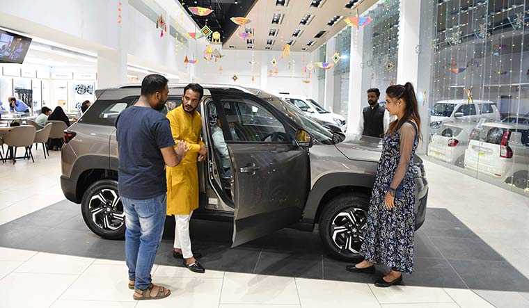 60-A-Maruti-showroom-in-Bhopal