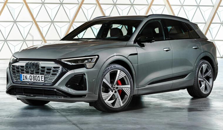 73-Audi-Q8-E-tron