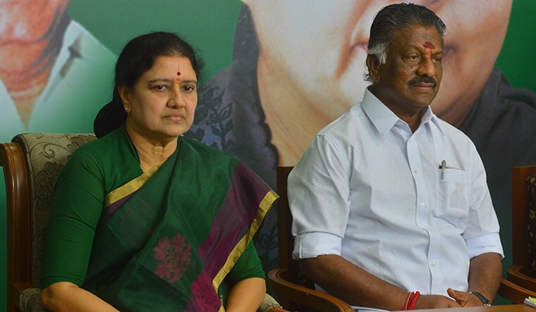 30-Sasikala-and-Panneerselvam