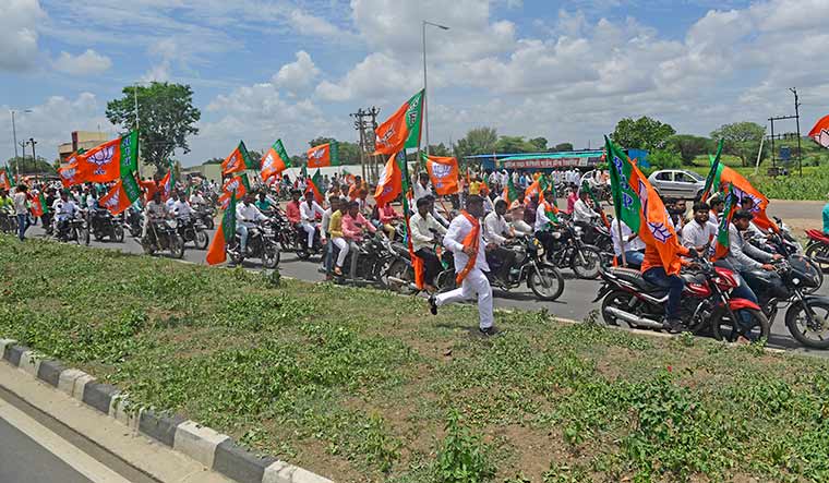 Road to victory: BJP supporters gathering for Fadnavis’s Maha Janadesh Yatra in Beed | Amey Mansabdar