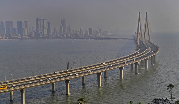 Twists and turns for Mumbaikars At the Bandra-Worli Sea Link | Amey Mansabdar
