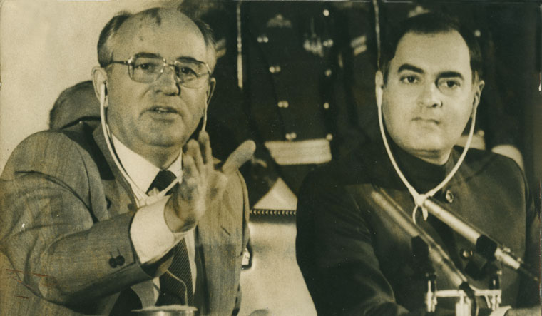 August company: Rajiv Gandhi with USSR president Mikhail Gorbachev