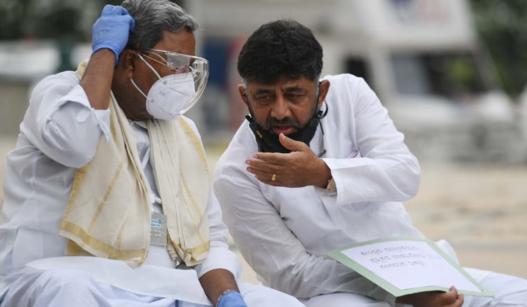 Rivals under a roof: Siddaramaiah (left) and D.K. Shivakumar | Bhanu Prakash Chandra

