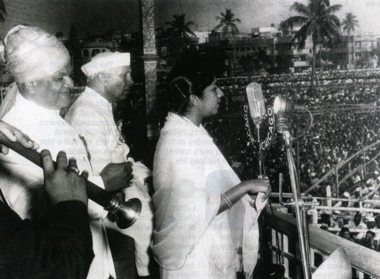 Nation’s voice: Lata Mangeshkar singing ‘Ae Mere Watan Ke Logon’ in the presence of prime minister Jawaharlal Nehru at the Ramlila Maidan in Delhi on January 27, 1963.
