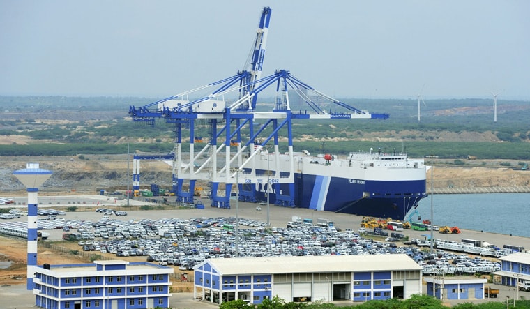 FILES-SRI LANKA-CHINA-PORT-TRANSPORT
