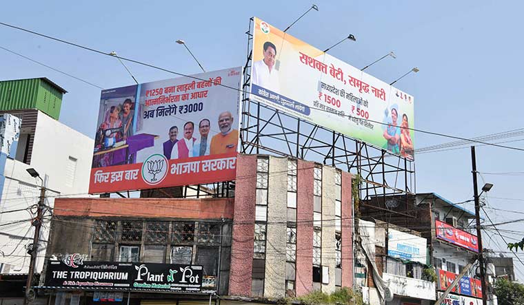 37-BJP-and-Congress-hoardings-vie-for-space-in-Bhopal