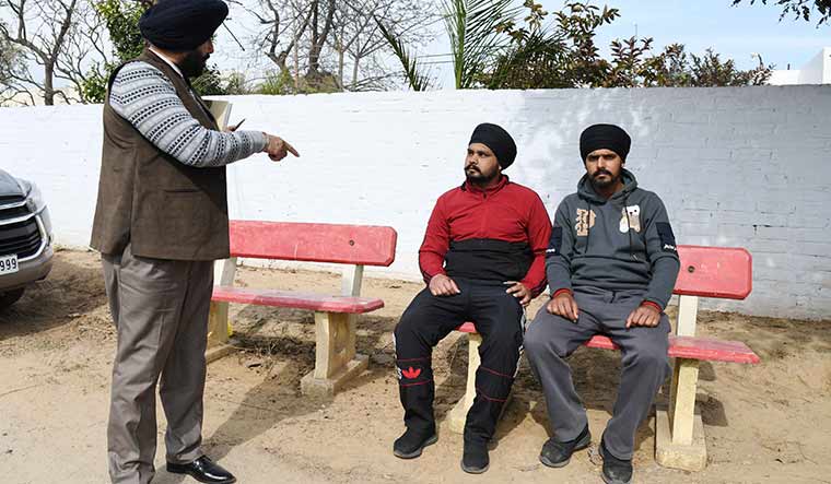39-Inspector-Prabhjit-Gill-with-Nishan-Singh-and-Ramanbir
