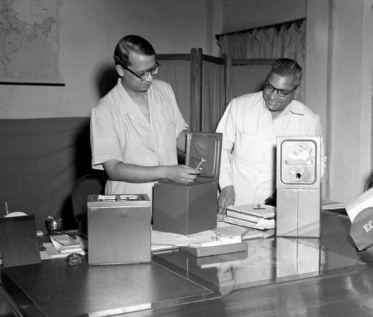 Ballot point: Sukumar Sen (left), then chief election commissioner, and P.S. Subramaniam, secretary, examine samples of the ballot boxes ahead of the 1952 elections. Godrej reportedly made 12.83 lakh ballot boxes for India’s first elections | PIB