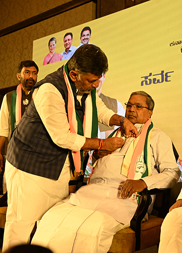 Double engine that worked: Shivakumar with Siddaramaiah during the release of the Congress manifesto in Bengaluru ahead of the assembly elections | Bhanu Prakash Chandra