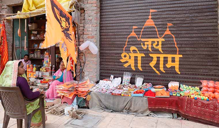 43-Shutters-of-shops-in-Ayodhya-have-been-painted