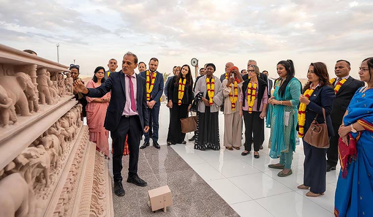26-Diplomats-from-42-countries-at-the-BAPS-Hindu-Mandir-in-Abu-Dhabi