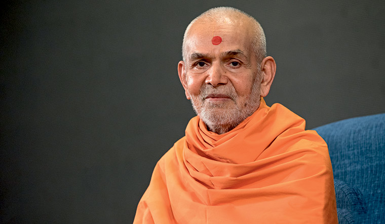27-Mahant-Swami-Maharaj