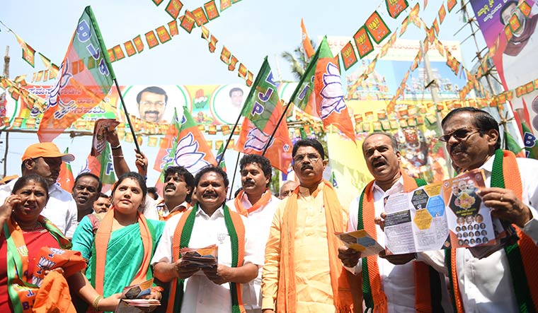 Battlecry: Former deputy chief minister R. Ashoka (yellow kurta) and BJP MP P.C. Mohan (Ashoka’s right) participate in the ‘Save Bengaluru’ campaign | Bhanu Prakash Chandra