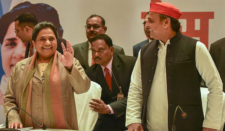 UP for a fight: Bahujan Samaj Party president Mayawati and Samajwadi Party president Akhilesh Yadav | PTI