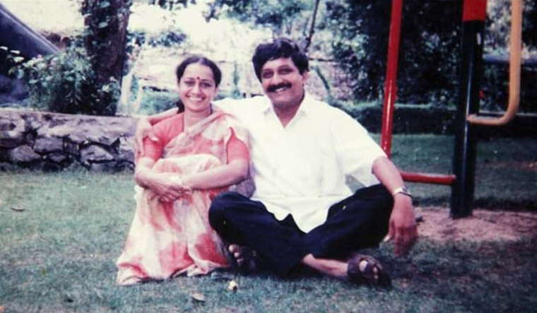 Parrikar with his wife, Medha, who died in 2001 | Photo Courtesy: IIT Bombay