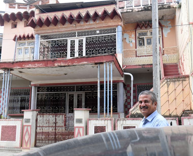 Shivakumar’s childhood friend Ravi at the house the former was born in | Bhanu Prakash Chandra