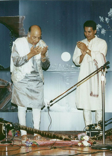 Making music together: Ustad Vilayat Khan and Ustad Hidayat Husain Khan.