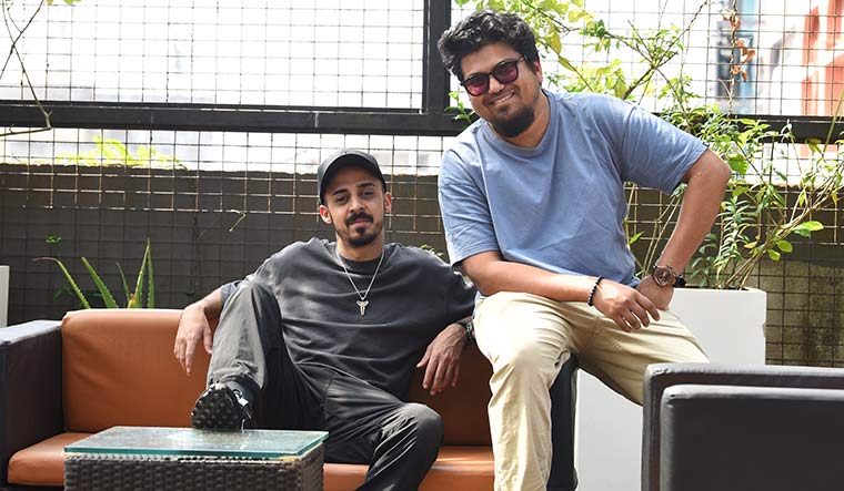The joke’s on us: Nasser Al Azzeh aka Nas (left) and Vineeth Kumar | Vishnudas K.S.
