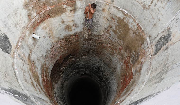 Uttar Pradesh- A dried well in Banda district | Pawan Kumar