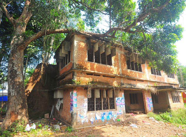 Kurup's unfinished house near Alappuzha town.