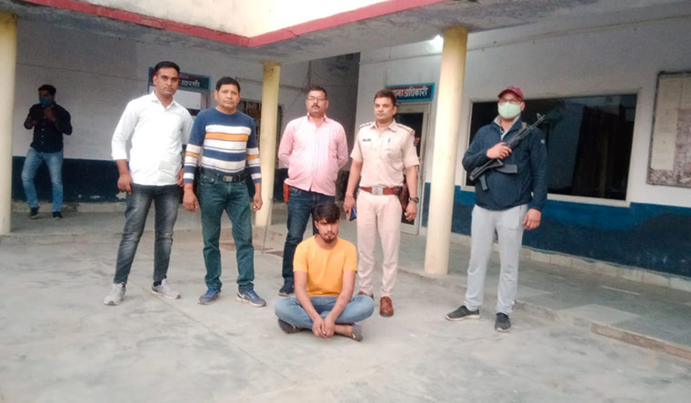 Mission accomplished: A cyber thug arrested by the police in Rajasthan | Courtesy Kama Police