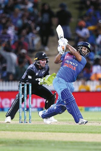 Battle mode: Pant was at his aggressive best in the third T20 against New Zealand | AP