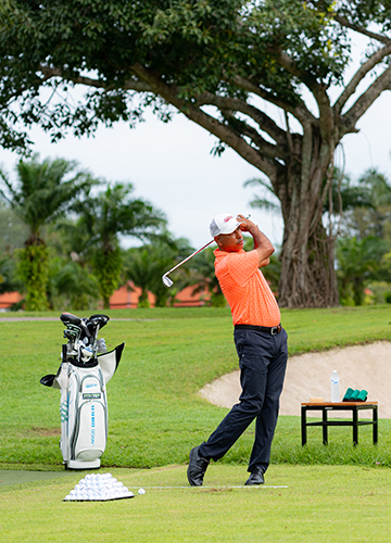 A shot at future: Jeev Milkha Singh conducting golf clinic at Laguna Golf Phuket.
