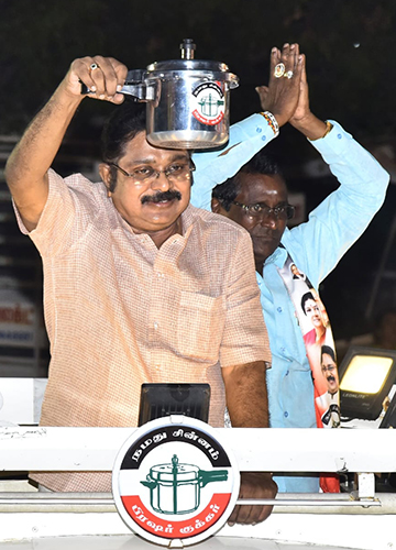 Cooking up a storm: T.T.V. Dhinakaran during the campaign.